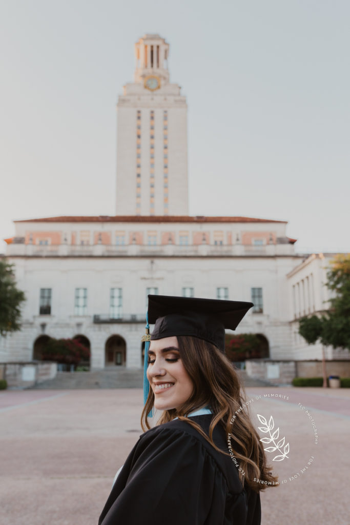 Senior photos in front of the UT Tower