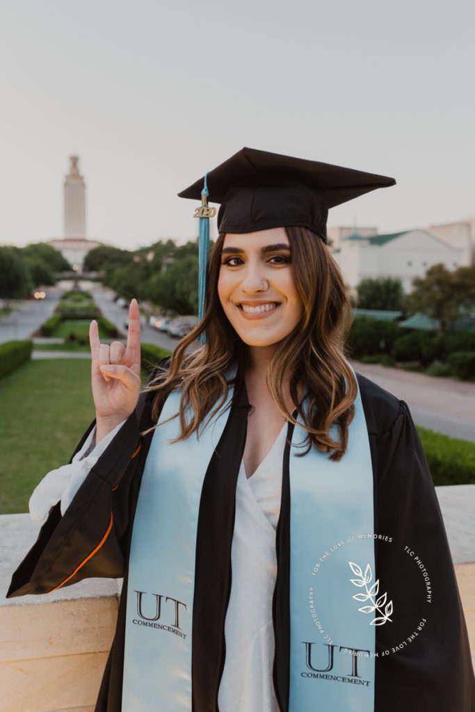 Senior photos in front of the UT Tower