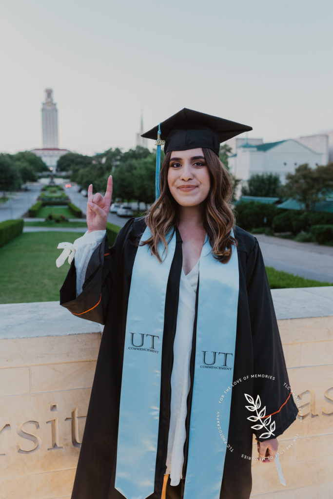 Senior photos in front of the UT Tower