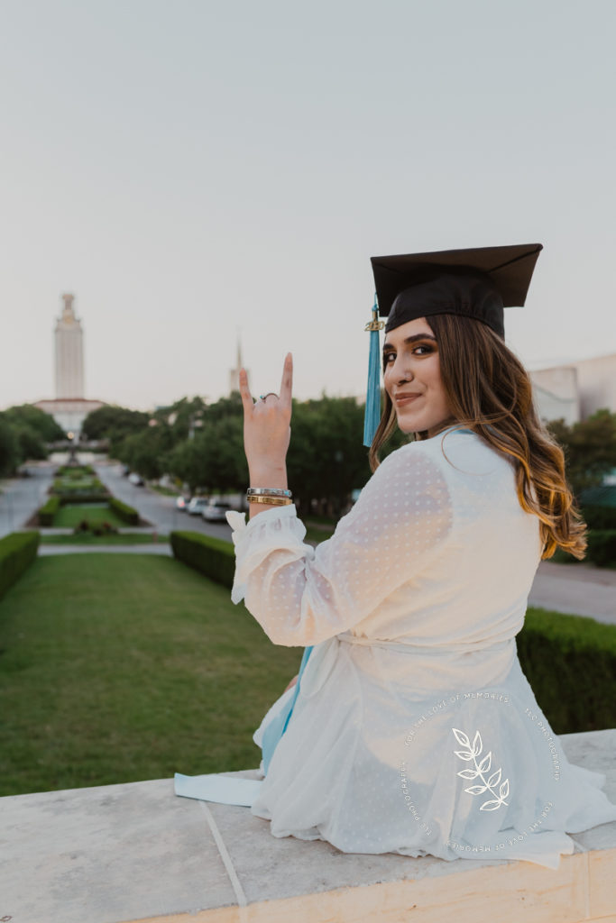 Senior photos in front of the UT Tower